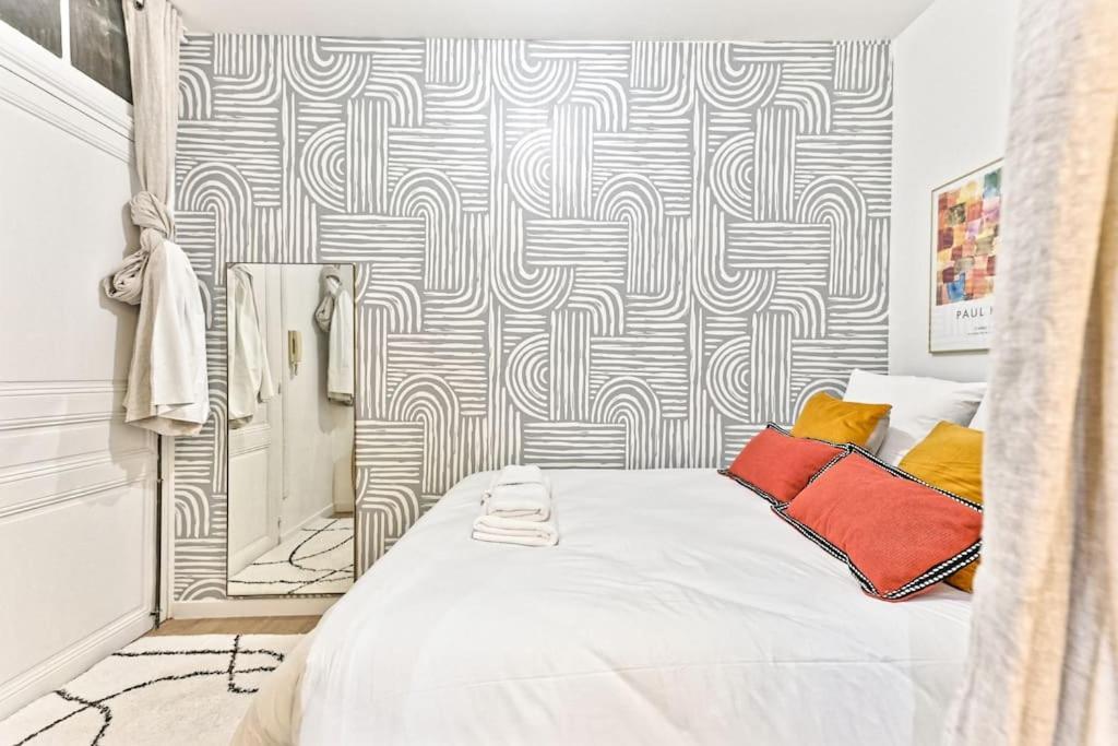 Appartement Central Proche Atelier Des Lumieres Paris Luaran gambar