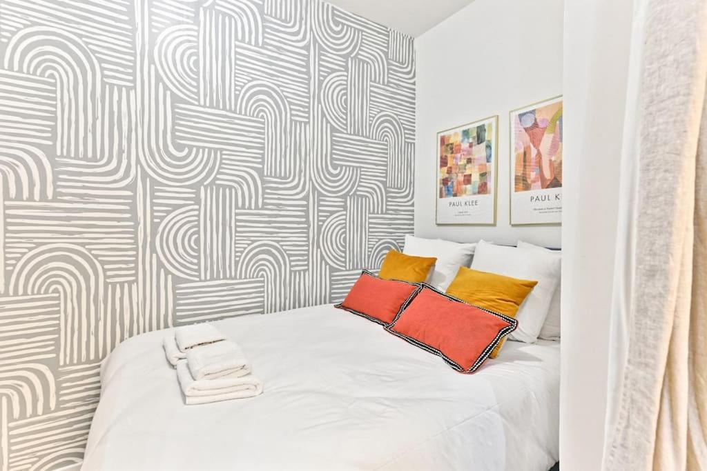 Appartement Central Proche Atelier Des Lumieres Paris Luaran gambar