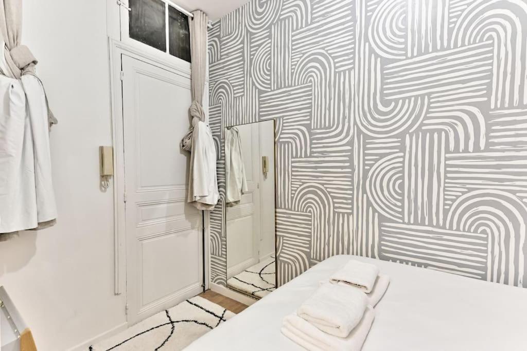 Appartement Central Proche Atelier Des Lumieres Paris Luaran gambar